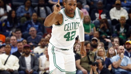 开云体育-媒体人：霍福德比卢尼更有空间&amp;防守经验&amp;策应 但估计不打背靠背