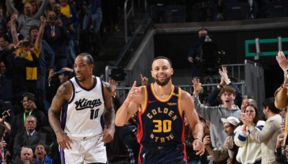 模拟器试玩-库里4000记三分+冲第五冠！完全体勇士初露峥嵘