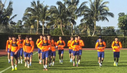 Kaiyun Sports-泰山队新中卫来了，与彭啸在U23搭档，名记对他评价颇高|贺一然|亚洲杯|山东泰山|长春亚泰|中超_新浪体育_新浪新闻