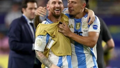 第65分钟伤退替补席哭 卫冕梅西拿职业生涯第45冠