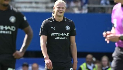 模拟器试玩-1-2！100战造104球，哈兰德成背景板，曼城2连败，瓜迪奥拉黑脸