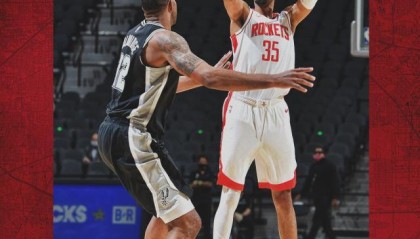 斩获后哈登时代首胜！伍德显核心风范火箭终回正轨