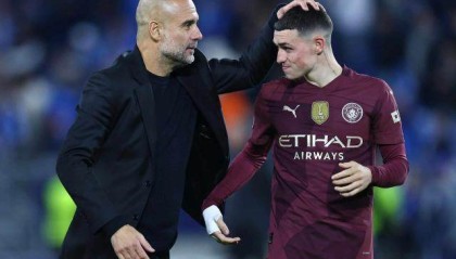 模拟器试玩-【复盘】两员大将告别球荒 曼城牛刀杀鸡也吐饼